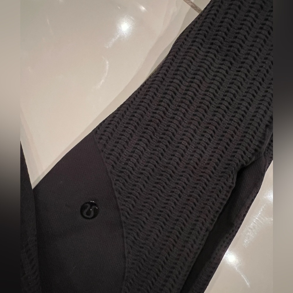 Lululemon legging - Picture 2 of 5